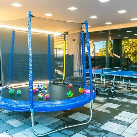 A'more Bijeca - App B4 - Mpolo *